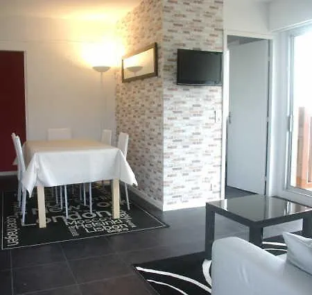 2 Chambres Marechal Foch Apartment *